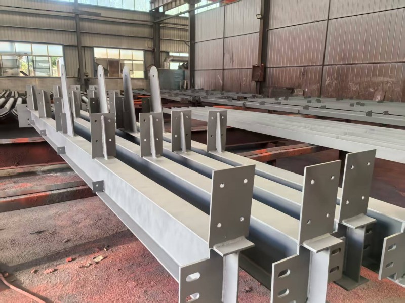 Projek pemasangan kanopi struktur keluli berjaya diselesaikan